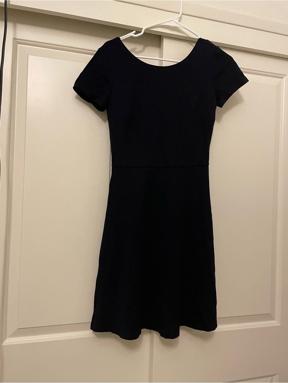 LOFT Black Short Sleeve Scoop Neck Fit-and-Flare Dress